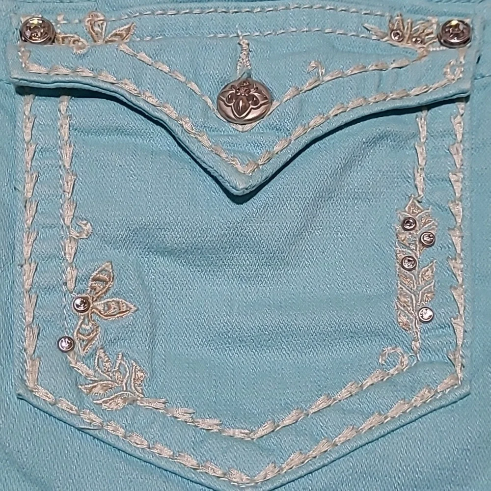 MISS ME AQUA RAW-HEM EMBROIDERED RHINESTONES DENIM JEAN SHORTS PRICE FIRM